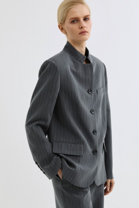 жакет от бренда снежная королева вид слева