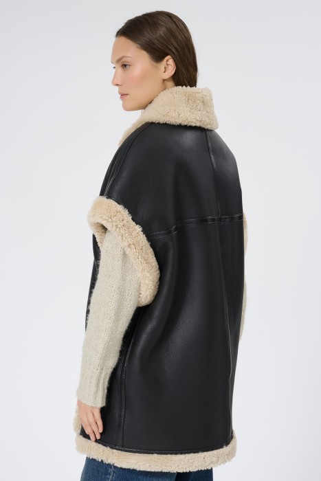 жилет из натуральной овчины по цене 24550 руб вид справа