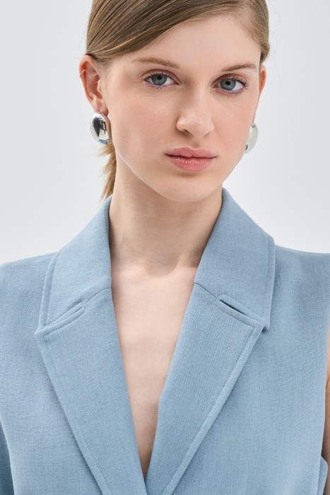 жилет с поясом из россии вид сбоку