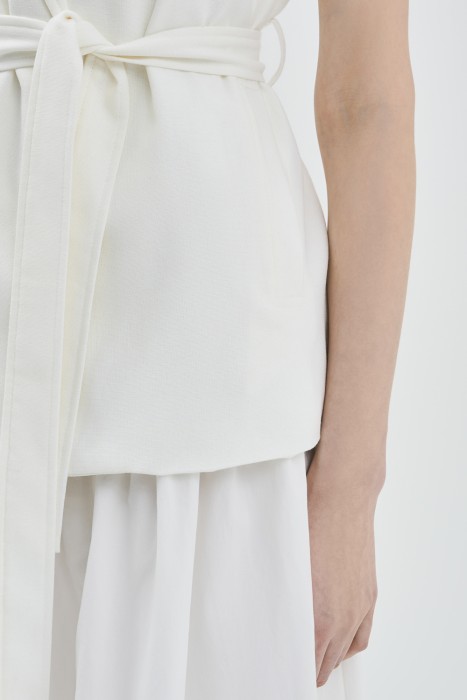 жилет с поясом из россии вид сбоку