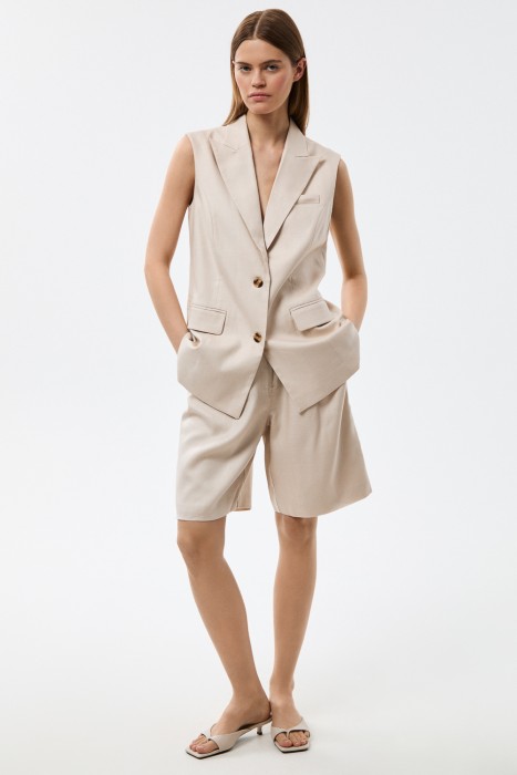 жилет с поясом по цене 4990 руб вид справа