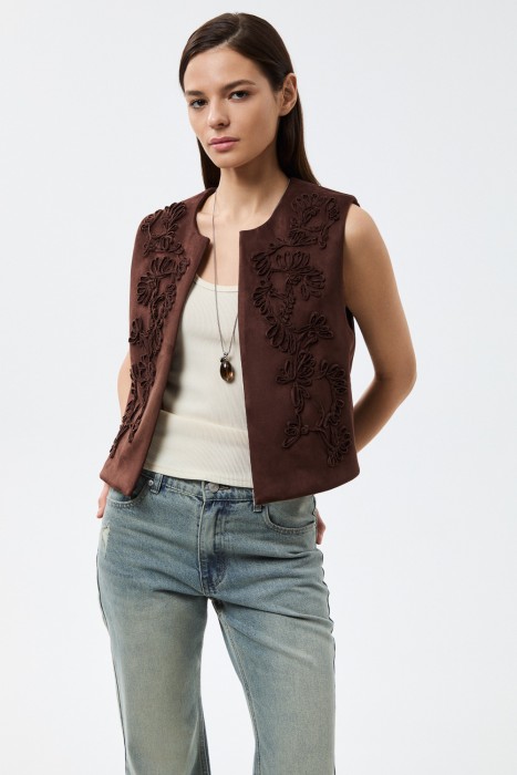 жилет с вышивкой 815838003 фотография