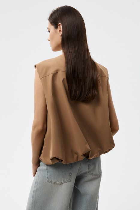 жилет по цене 4210 руб вид справа