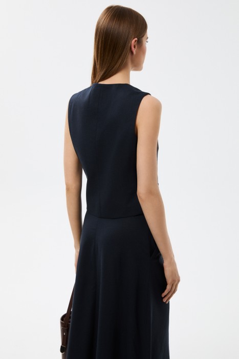 жилет по цене 3320 руб вид справа