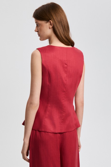 жилет по цене 3600 руб вид справа