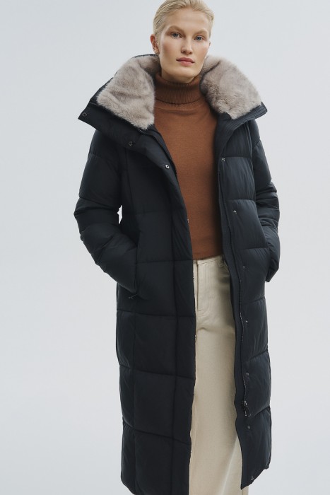 зимнее пальто с капюшоном и меховой отделкой 772289003 фотография