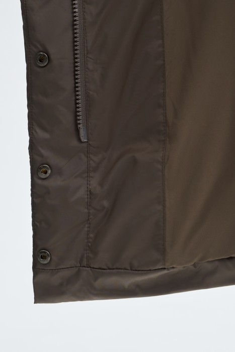 зимнее пальто с капюшоном из россии вид сбоку