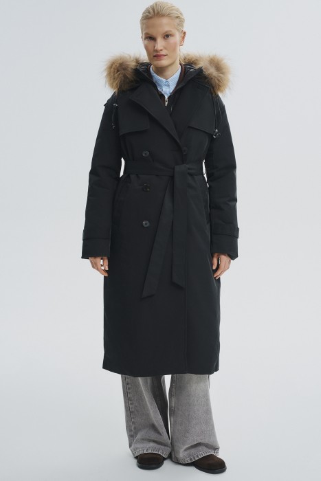 зимнее пальто с капюшоном от бренда снежная королева вид слева