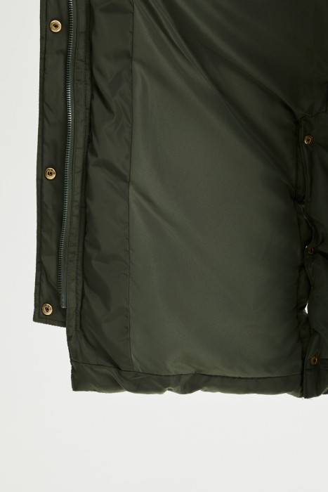 зимнее пальто с капюшоном из россии вид сбоку