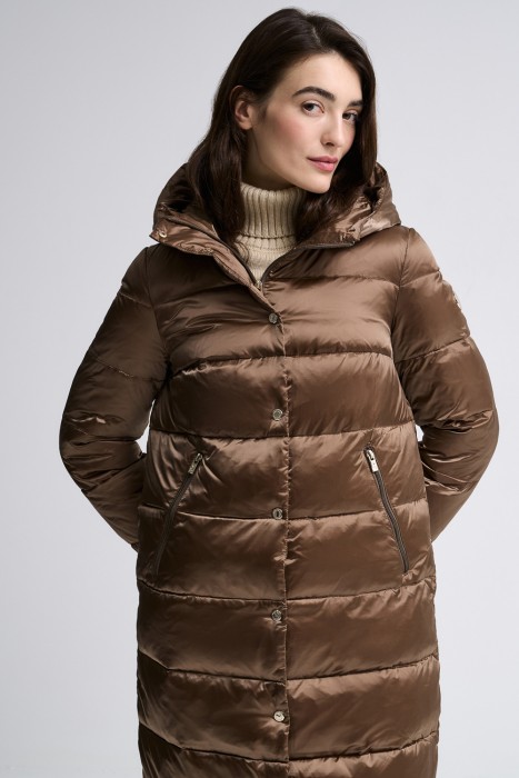 зимнее пальто с капюшоном от бренда снежная королева вид слева