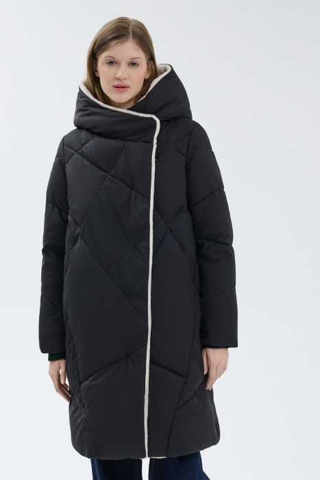 зимнее пальто с капюшоном от бренда снежная королева вид слева