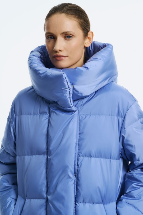 зимнее пальто с капюшоном из россии вид сбоку