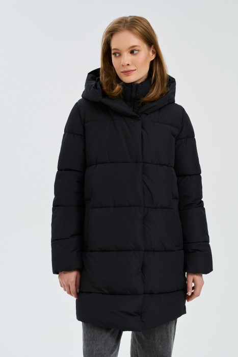 зимнее пальто с капюшоном от бренда снежная королева вид слева