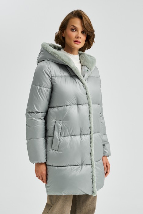 зимнее пальто с капюшоном от бренда снежная королева вид слева