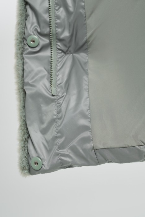 зимнее пальто с капюшоном из россии вид сбоку