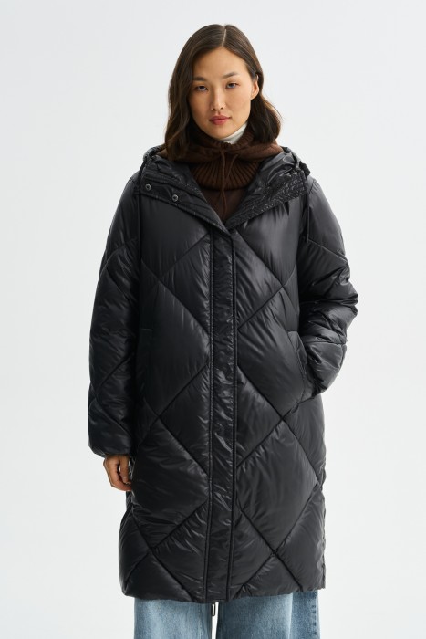 зимнее пальто с капюшоном от бренда снежная королева вид слева