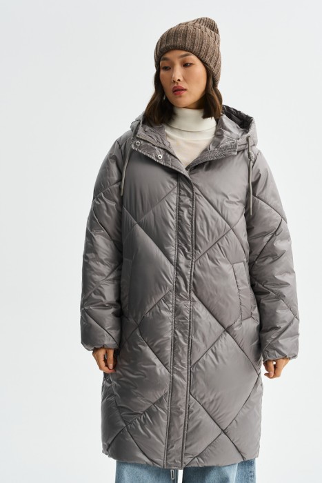 зимнее пальто с капюшоном от бренда снежная королева вид слева