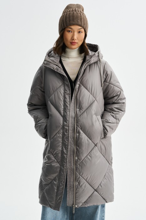 зимнее пальто с капюшоном из россии вид сбоку