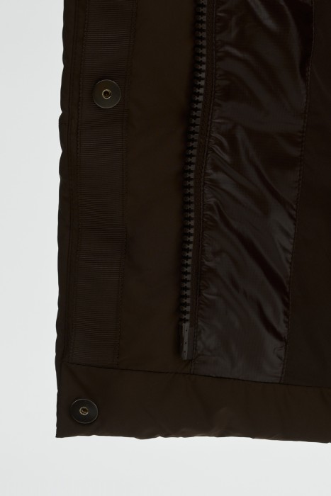 зимнее пальто с капюшоном из россии вид сбоку