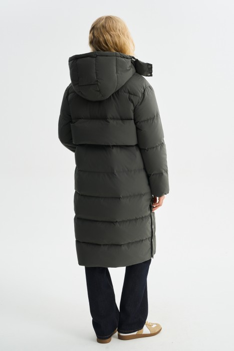 зимнее пальто с капюшоном по цене 4490 руб вид справа