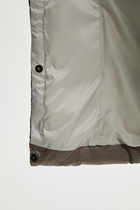 зимнее пальто с капюшоном из россии вид сбоку