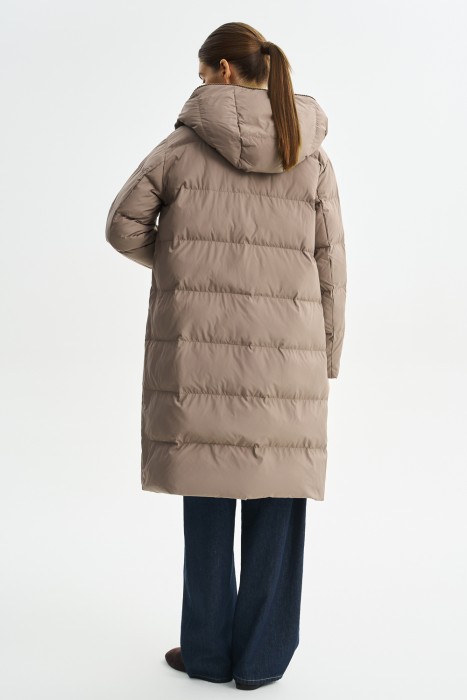 зимнее пальто с капюшоном по цене 4760 руб вид справа