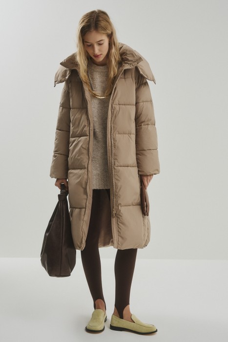 зимнее пальто с капюшоном из россии вид сбоку