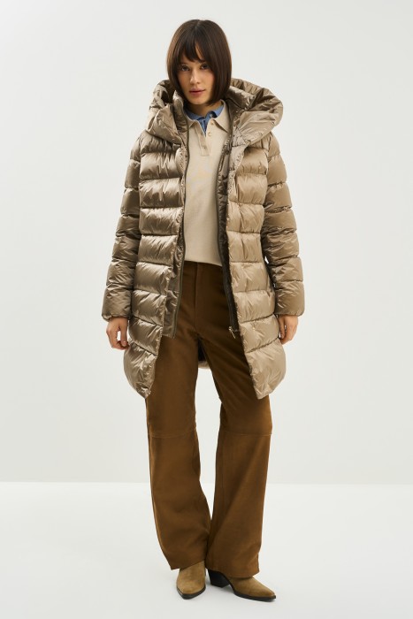 зимнее пальто с капюшоном из россии вид сбоку