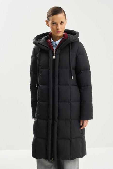 зимнее пальто с капюшоном от бренда снежная королева вид слева