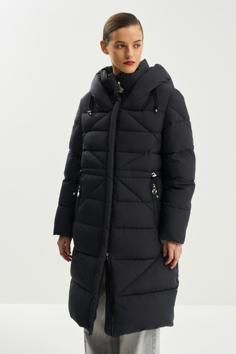 зимнее пальто с капюшоном от бренда снежная королева вид слева