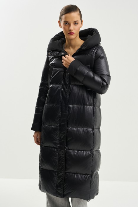 зимнее пальто с капюшоном от бренда снежная королева вид слева