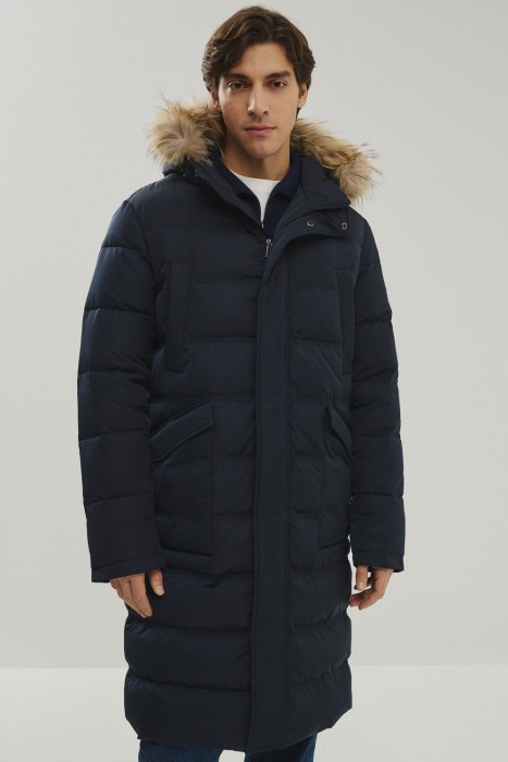 зимнее пальто с капюшоном от бренда снежная королева вид слева