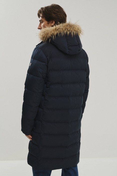 зимнее пальто с капюшоном по цене 10750 руб вид справа