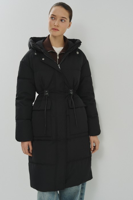 зимнее пальто с капюшоном от бренда снежная королева вид слева