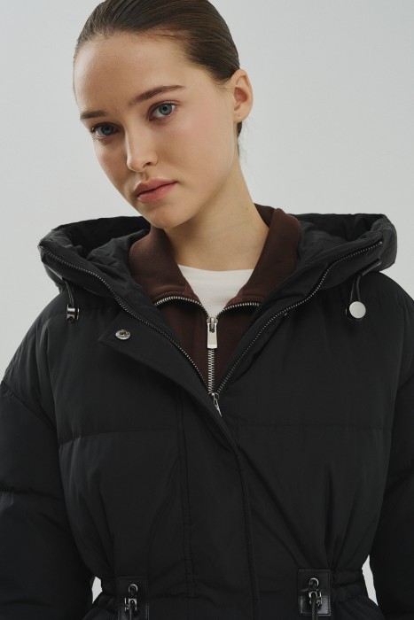 зимнее пальто с капюшоном из россии вид сбоку