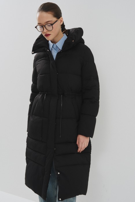 зимнее пальто с капюшоном от бренда снежная королева вид слева