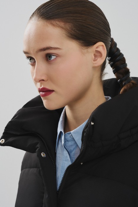 зимнее пальто с капюшоном из россии вид сбоку