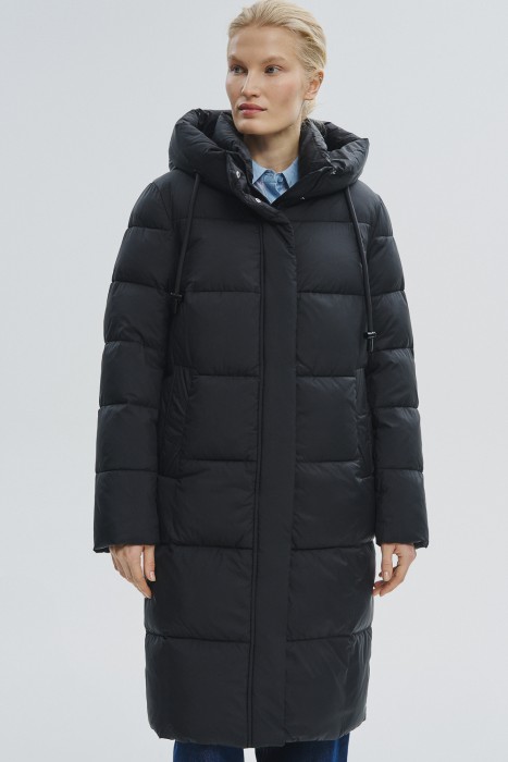 зимнее пальто с капюшоном от бренда снежная королева вид слева