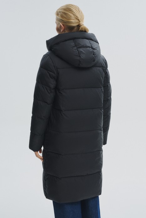 зимнее пальто с капюшоном по цене 6440 руб вид справа