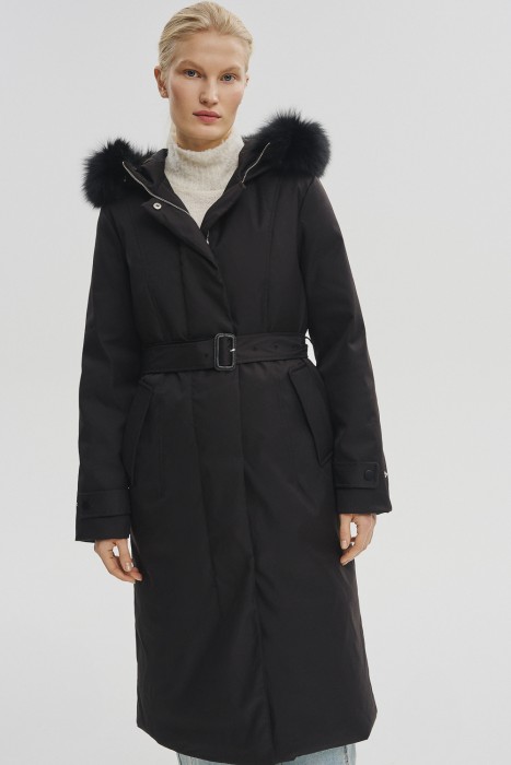 зимнее пальто с капюшоном от бренда снежная королева вид слева