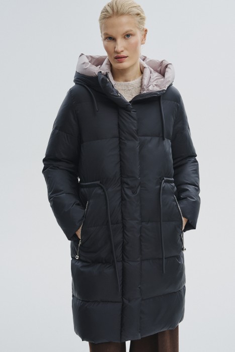 зимнее пальто с капюшоном от бренда снежная королева вид слева