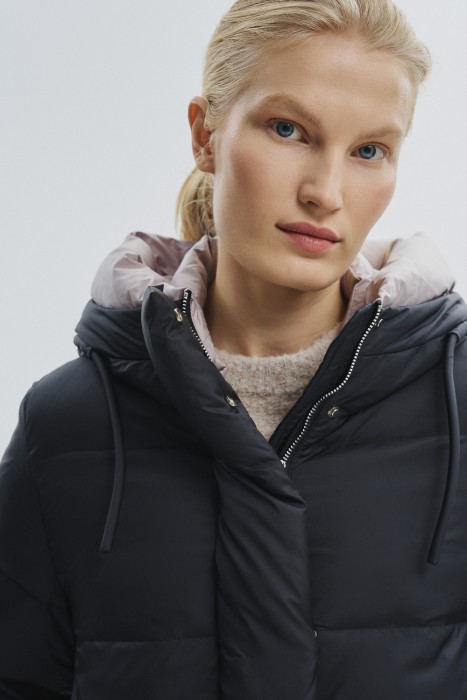 зимнее пальто с капюшоном из россии вид сбоку