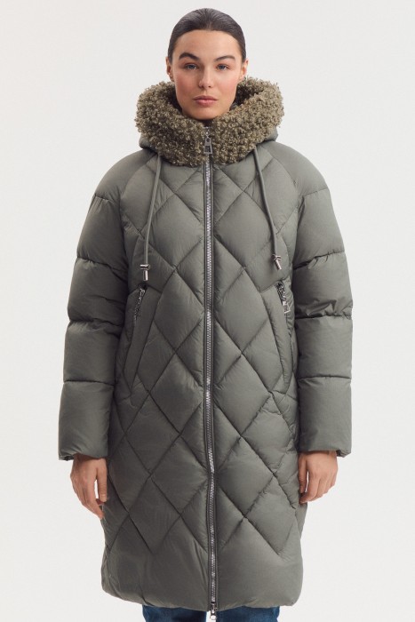 зимнее пальто с капюшоном от бренда снежная королева вид слева