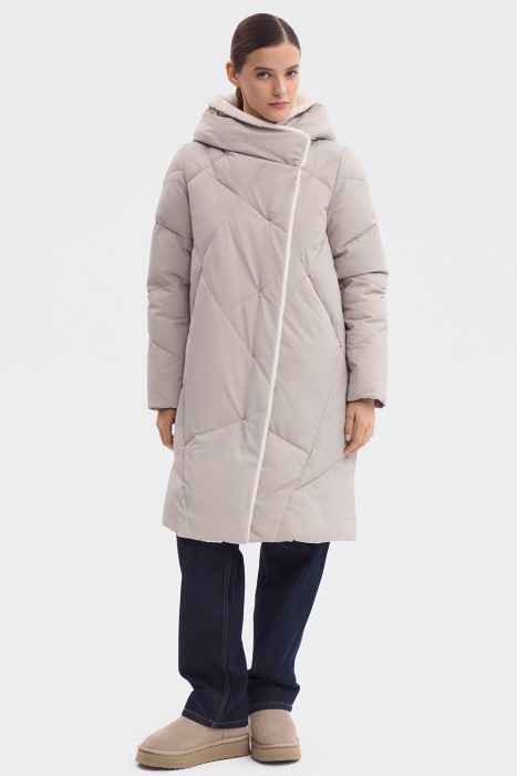 зимнее пальто с капюшоном от бренда снежная королева вид слева