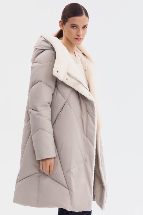 зимнее пальто с капюшоном из россии вид сбоку