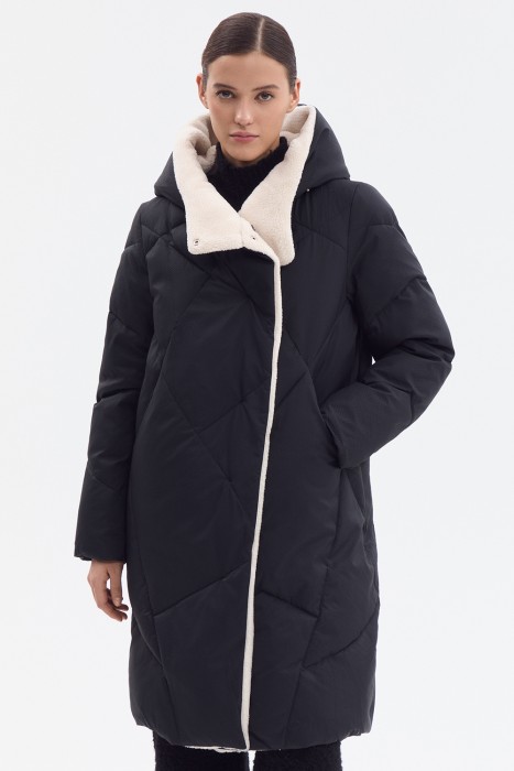 зимнее пальто с капюшоном от бренда снежная королева вид слева