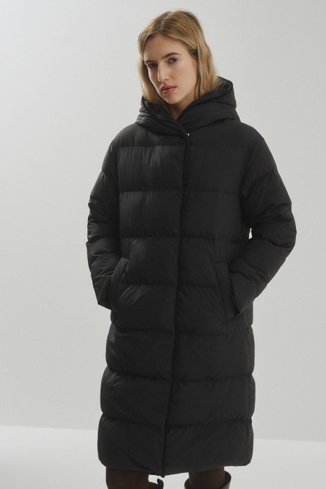 зимнее пальто с капюшоном от бренда снежная королева вид слева