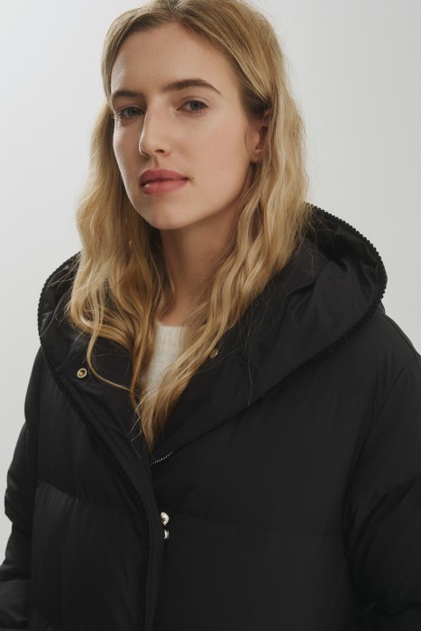 зимнее пальто с капюшоном по цене 4680 руб вид справа