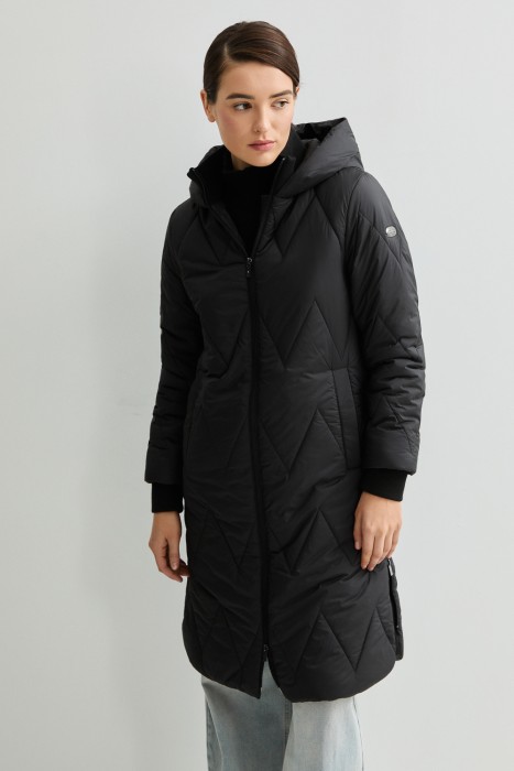 зимнее пальто с капюшоном от бренда снежная королева вид слева