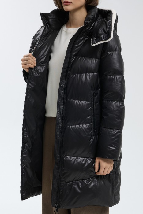 зимнее пальто с капюшоном из россии вид сбоку